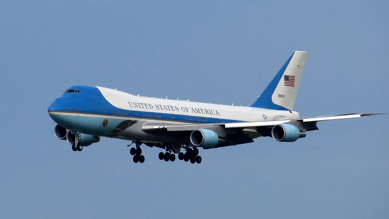 Know how US President Air Force-1 interior looks 