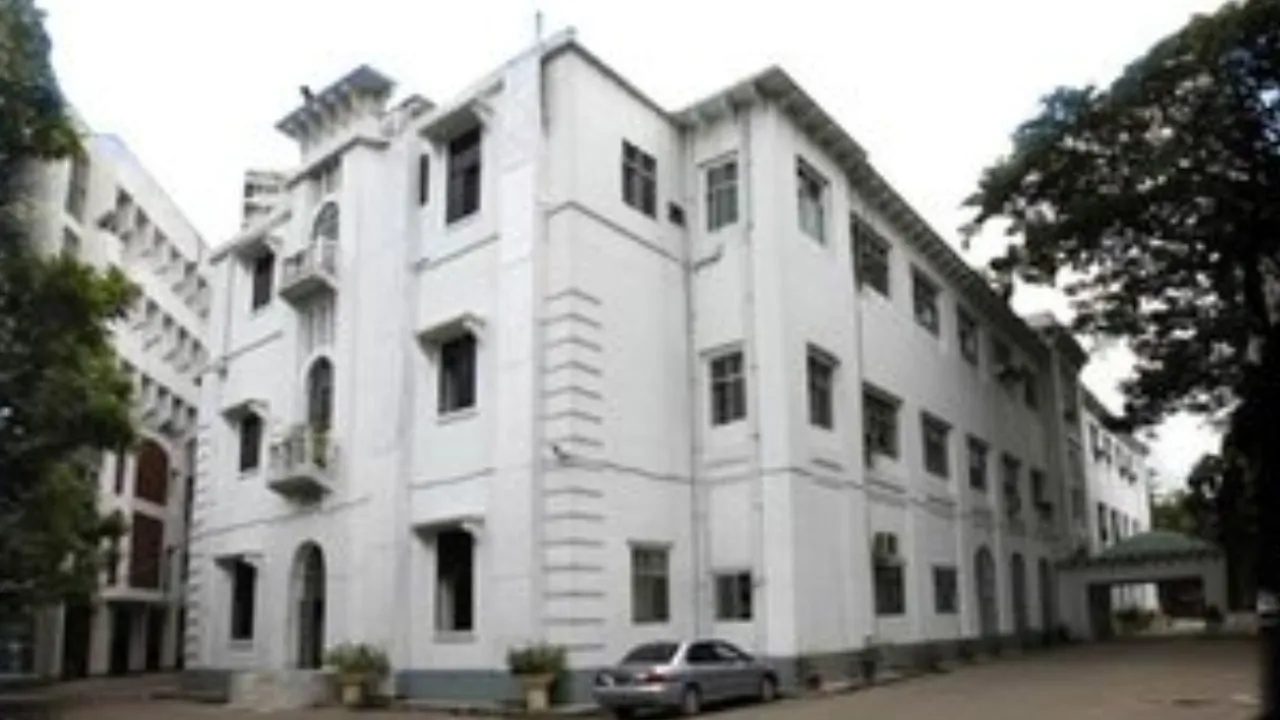 Bangladeshi Diplomat bans qurbani of cows in bangladesh consulate in Kolkata for Bakrid sparks Controversy 