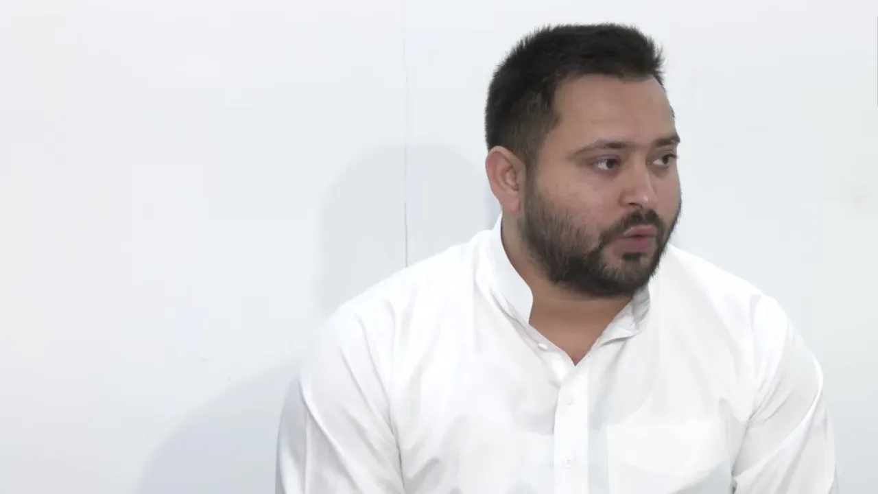 Tejashwi Yadav accident high Speed truck hits Escort car