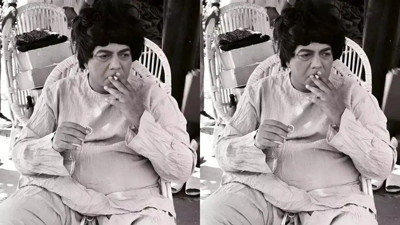 this Bollywood big actor was Sold eggs on streets drove taxi to make living