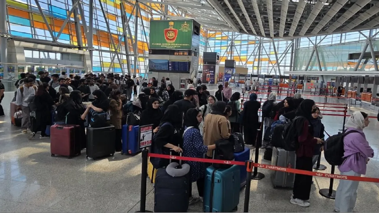 indian student reaches delhi from iran