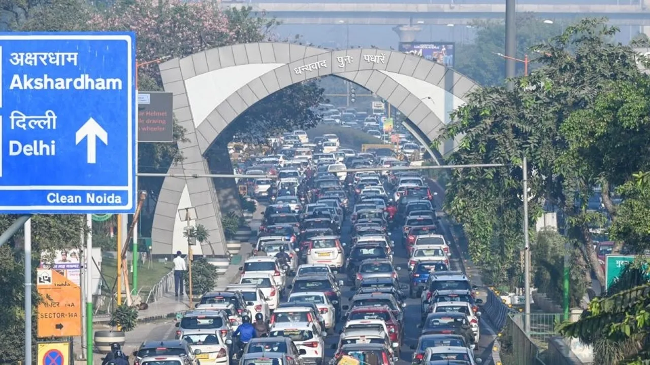 Traffic crisis in delhi