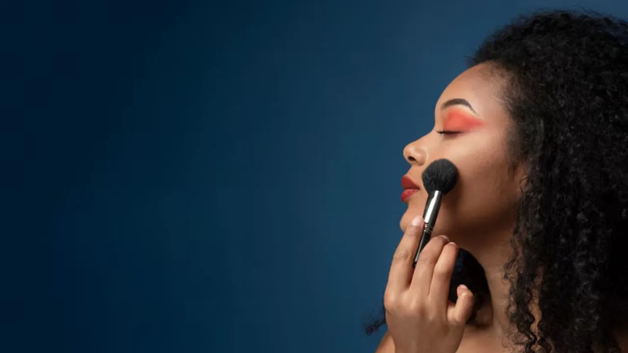 Chinese Woman Niuyoumyan 22-Year Makeup and Skincare Mistakes now Severe Skin Damage