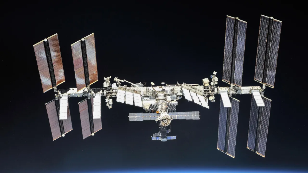 Day and Night in every 90 Minutes in ISS Know Space ki duniya