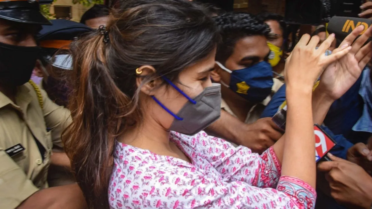 birthday special rhea Chakraborty had to spend nights in jail lost her career but still she is owner