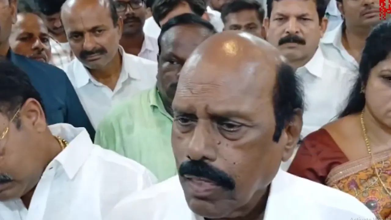 Tamil Nadu Minister who the hell understands Sanskrit Mantras