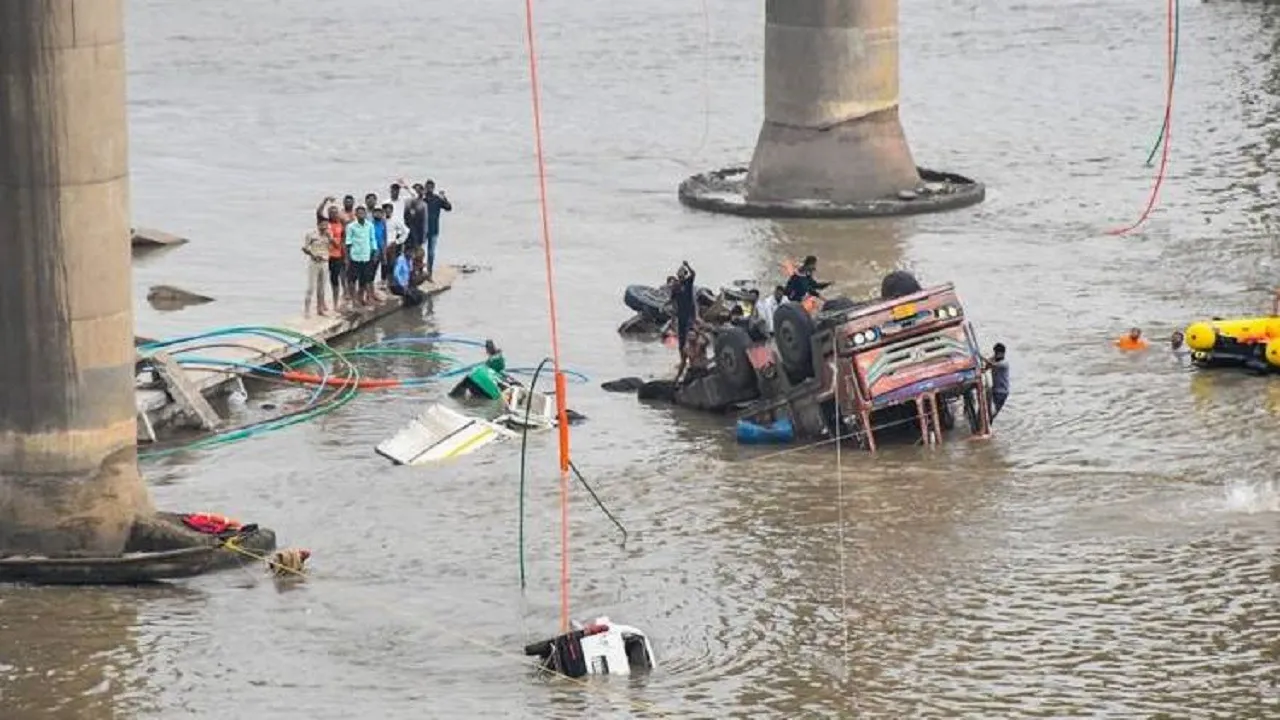 bridge collapse