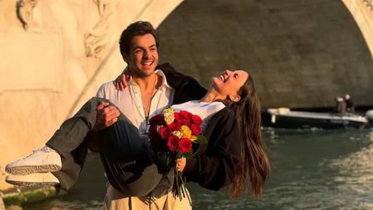 Ashish Chanchlani confirmed his relationship with Bollywood actress Elli AvrRam he Shared photo spec