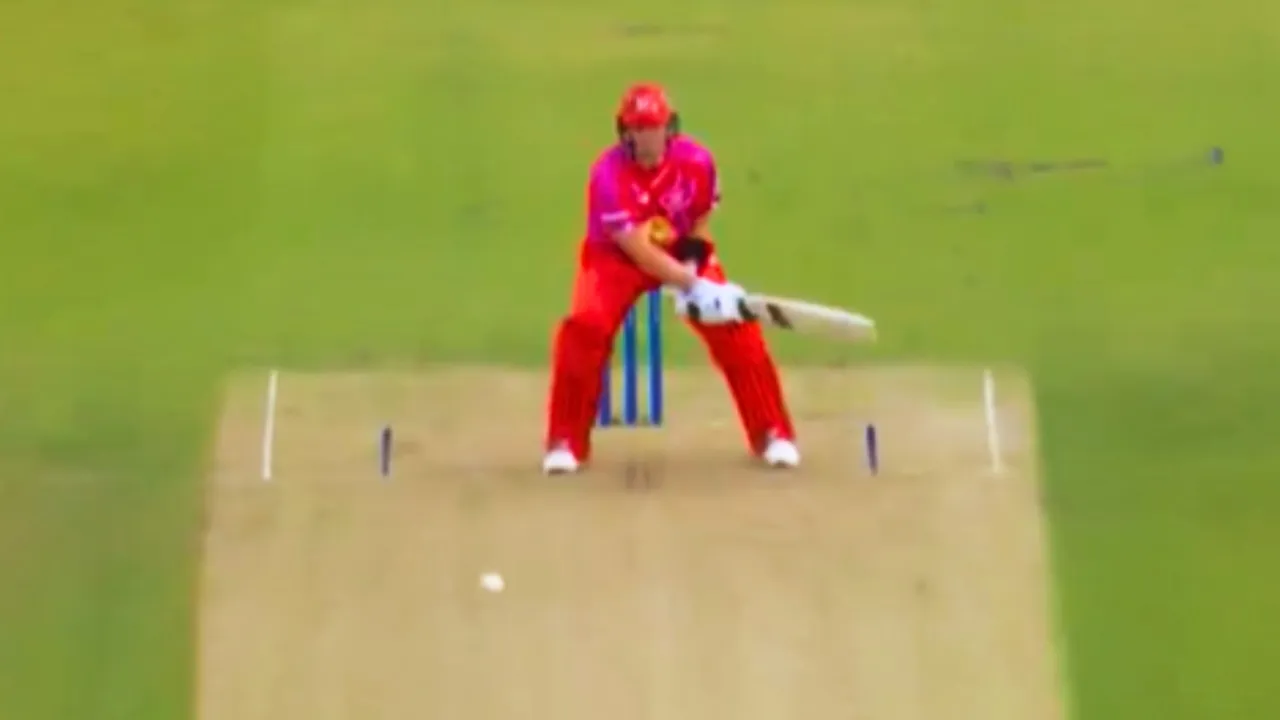 Matthew potts cleverly clean bowled steve smith who tried to play switch hit