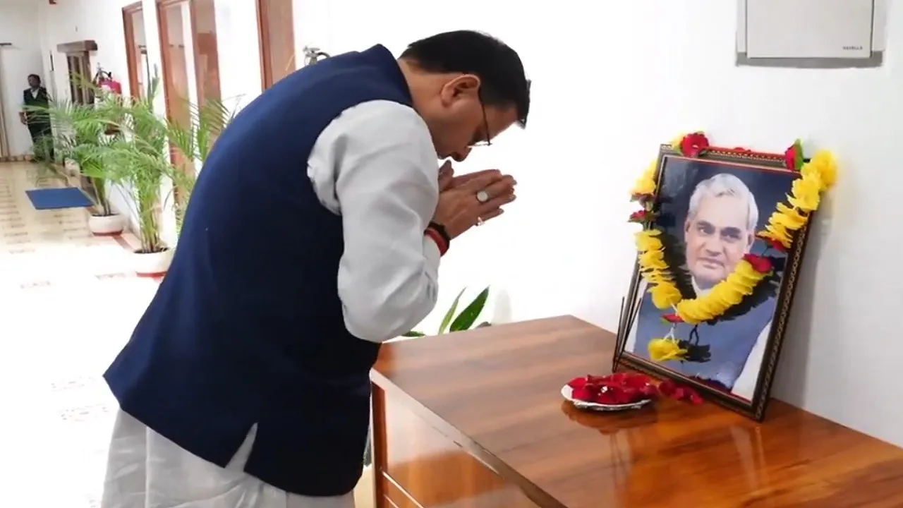 CM Dhami pays tribute to Ex PM Bajpayee
