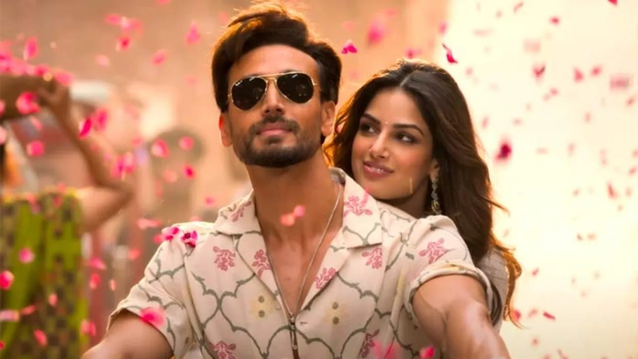Baaghi 4 first romantic song Guzaara released Tiger Shroff and Harnaaz seen immersed in each other