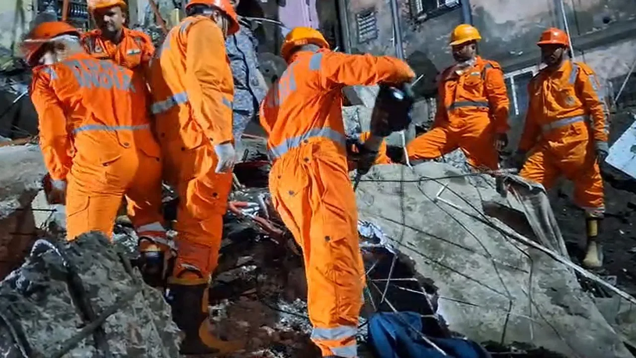 vasai virar four storey building collapsed
