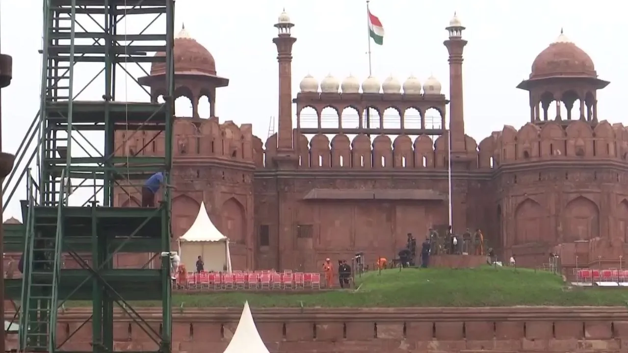 Golden Kalash Theft from Redfort worth rs 1 Crore