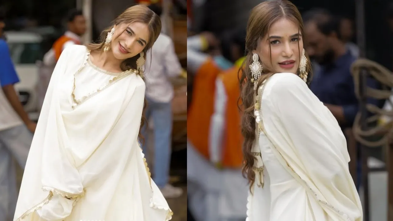 Poonam Pandey announced she will observe a nine-day Navratri fast. The actress also spoke about play
