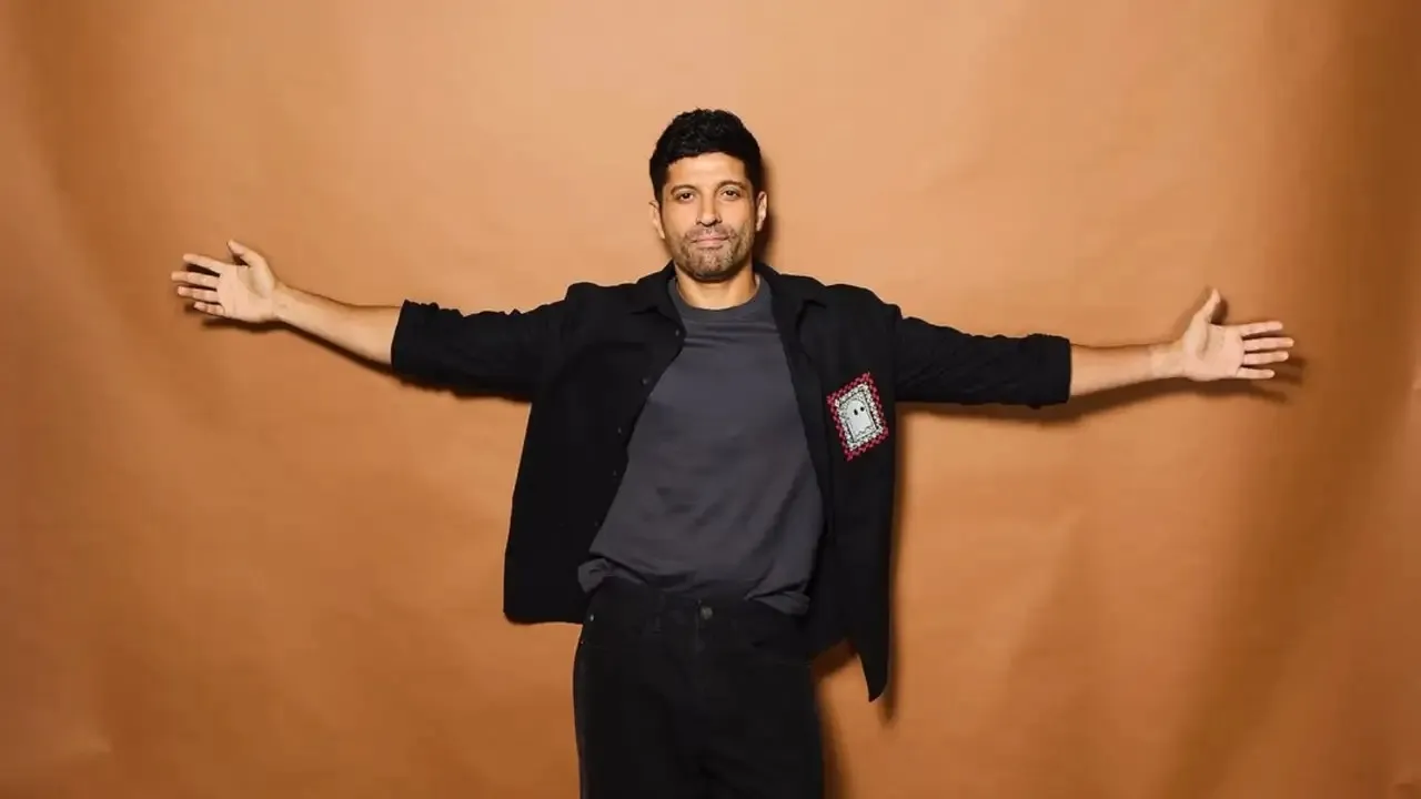 Farhan Akhtar driver fraud rs 12 lakhs to actor filed case against him