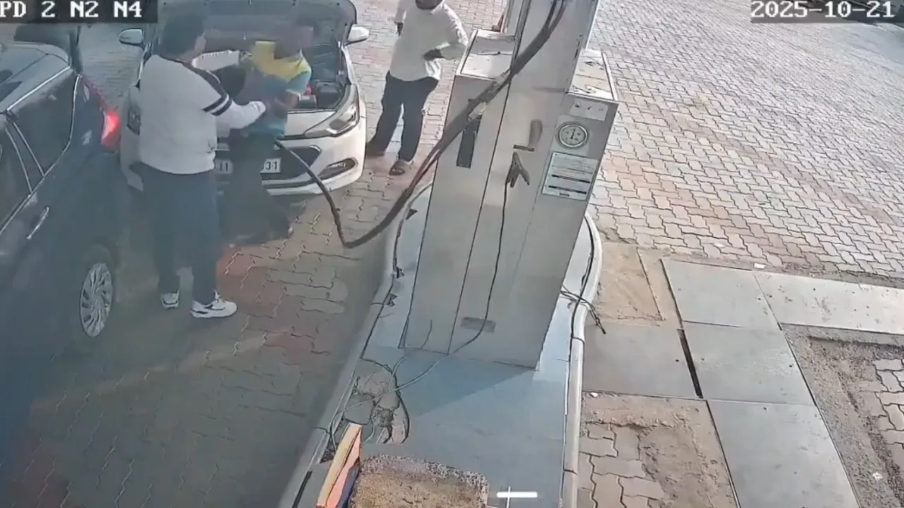 Rajasthan DSM slaps petrol pump worker