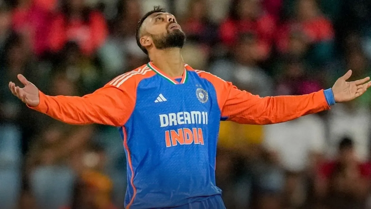 Varun Chakravarthy reason of dismisses Jasprit Bumrah in IND vs AUS Second t20i