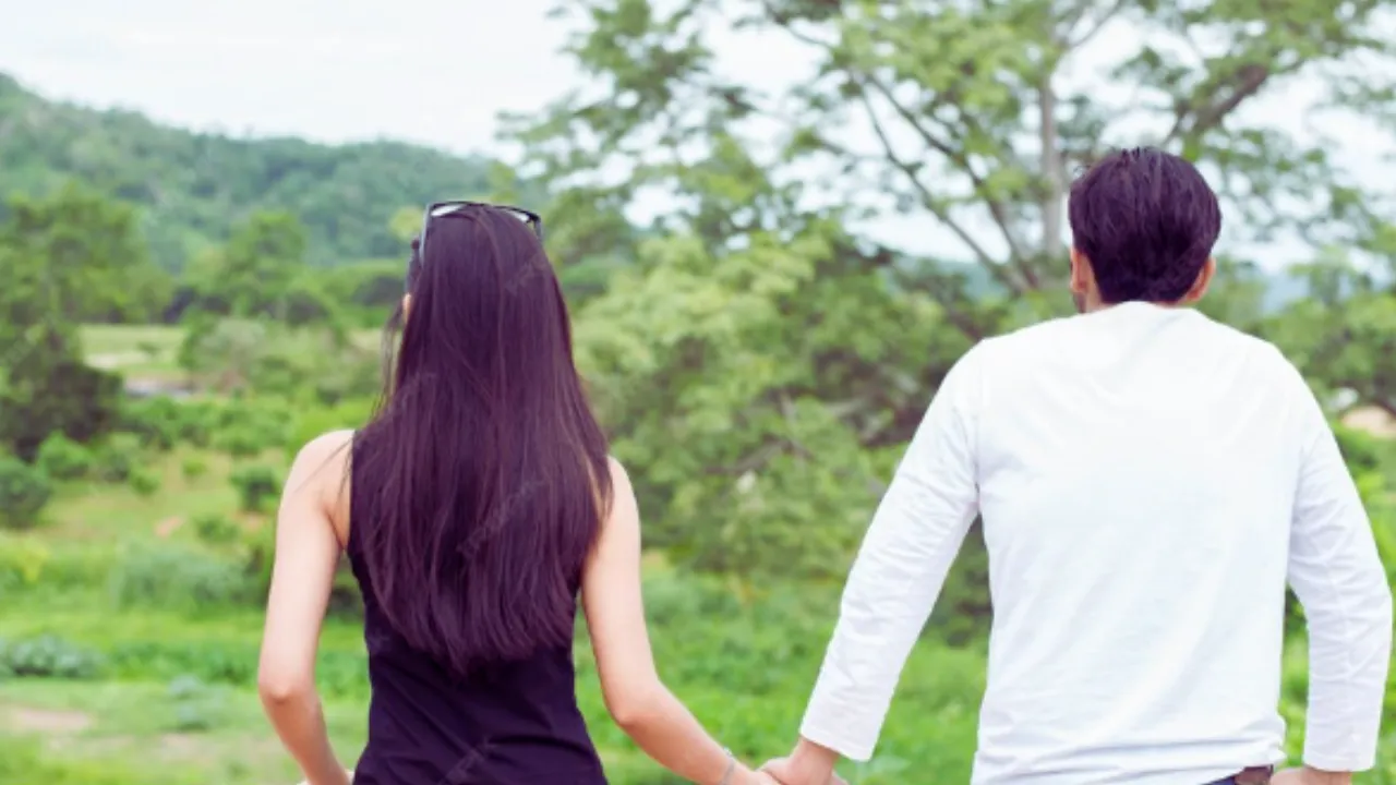 Etah women eloped with lover after met on Instagram