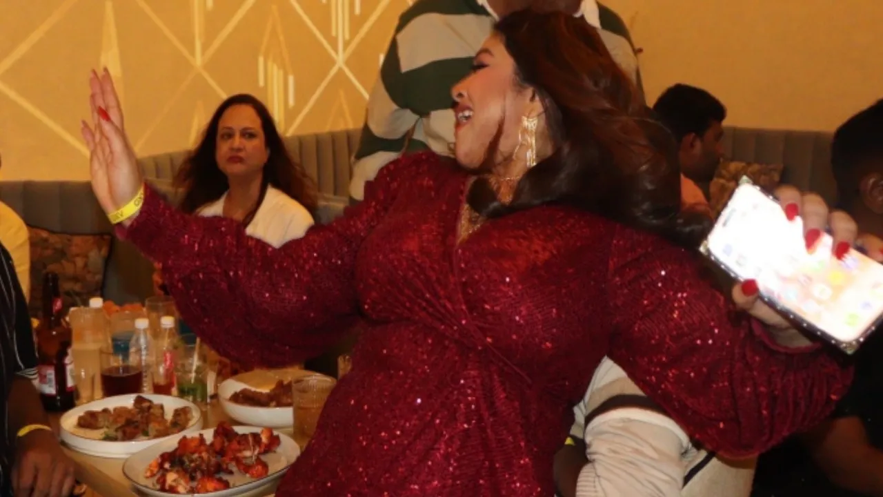 bollywood actress payal ghosh loses her very close one in delhi red fort blast