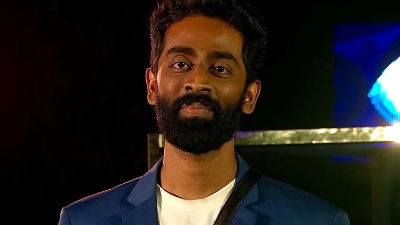 Bigg Boss 19 grand finale top 5 Contestants one of the pranit more know his full details networth