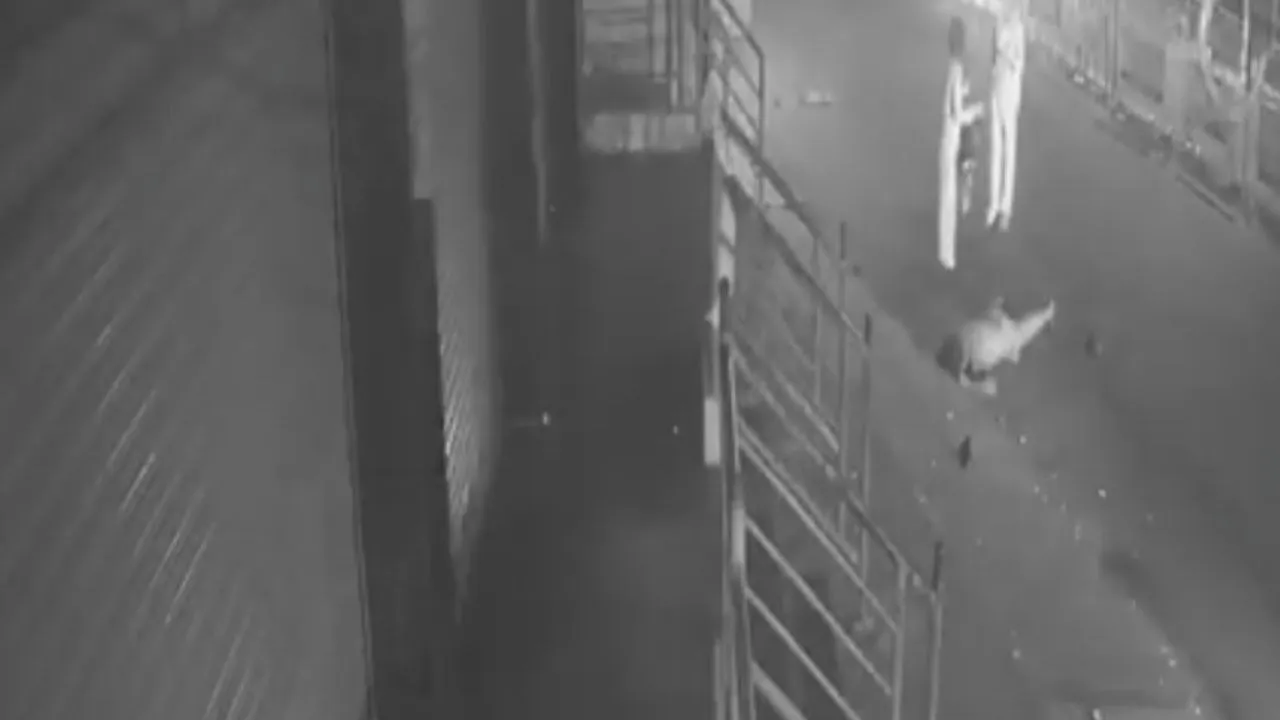 Bengaluru Man need helps wife begs but no Help CCTV Video