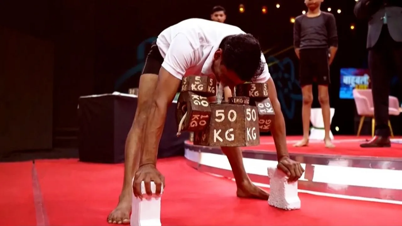 Display of teeth strength Watch Vikas Swami talent Bahubali LIVE