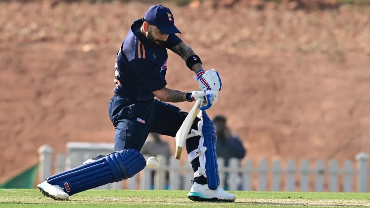 विजय हजारे ट्रॉफी के दूसरे मैच में भी गरजा विराट कोहली का बल्ला, सिर्फ इतनी गेंदों में जड़ी फिफ्टी