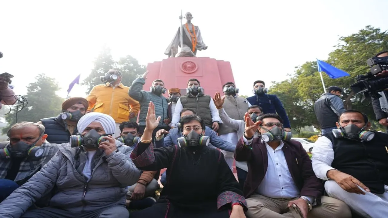 AAP Protest Against delhi Pollution