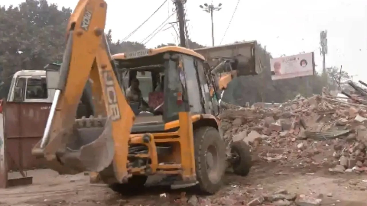 Delhi-bulldozer-action-news-updates