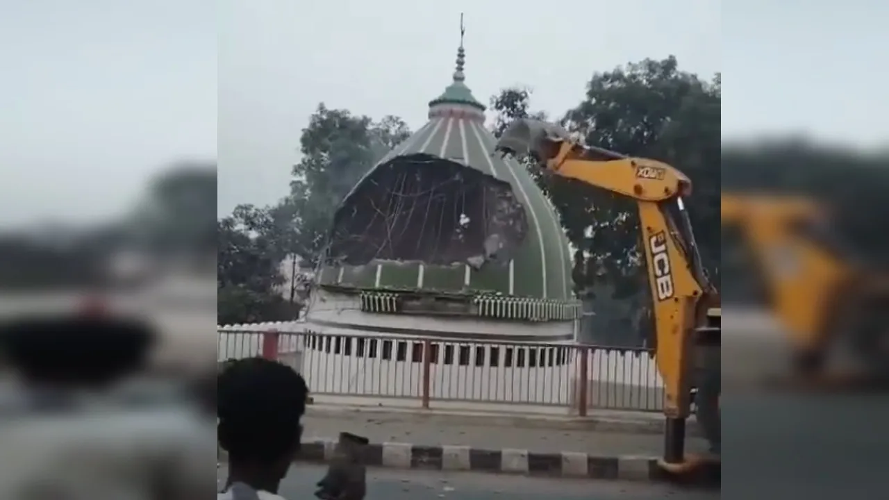 Deoria bulldozer action
