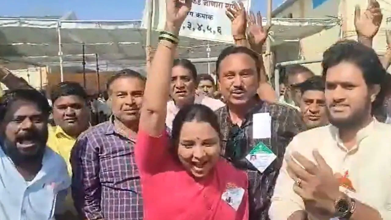 Jalgaon Nagar Nigam Elections results Lalit Kolhe Sindhutai Kolhe and Piyush Lalit Kolhe