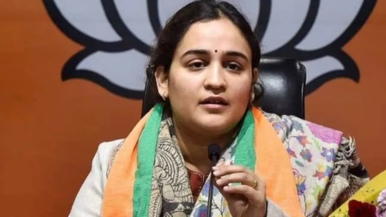 Aparna Yadav Says no issue with Family and Husband