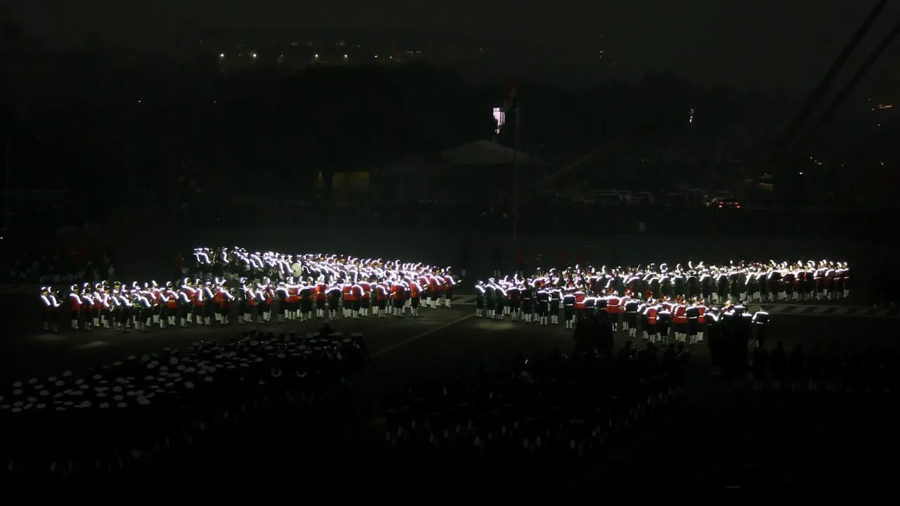 Beating Retreat Ceremony started in New Delhi Vijay Chowk