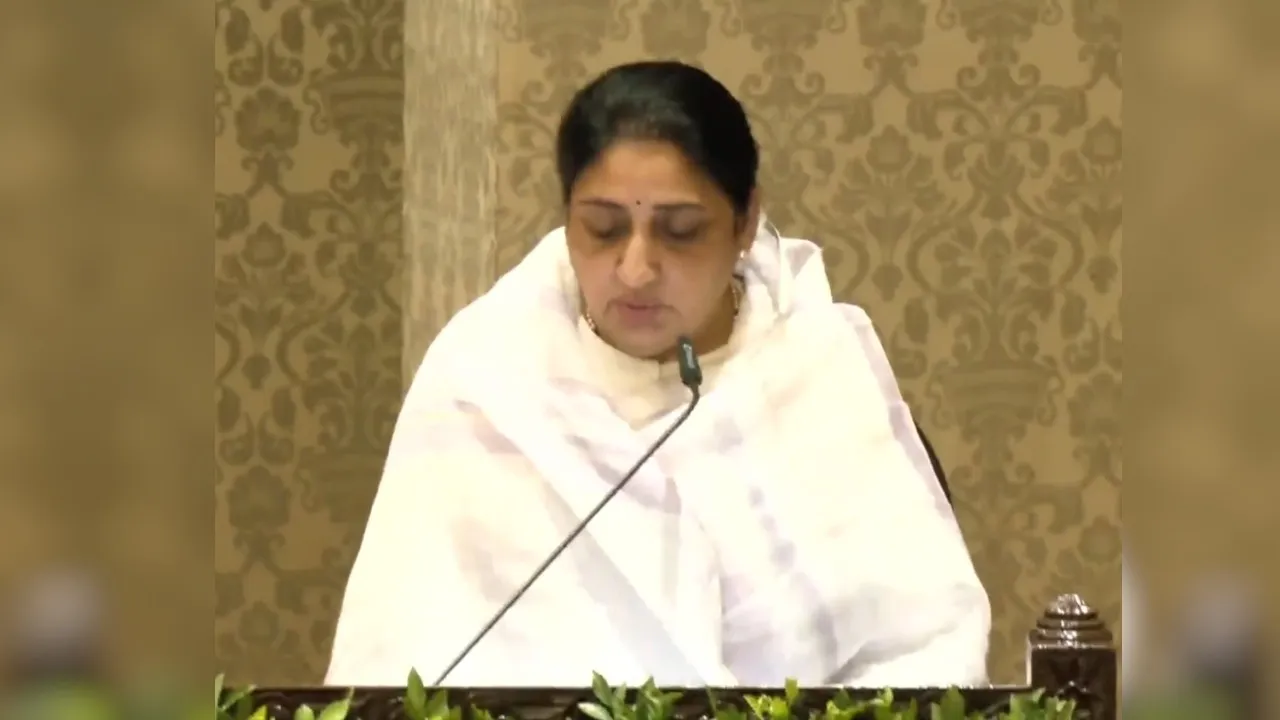 Deputy cm sunetra pawar (1)