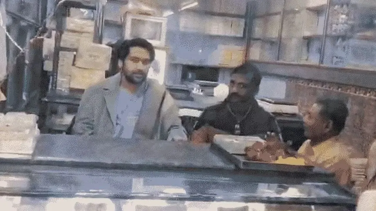 Bageshwar Dham Head Pt Dhirendra Shastri sold Sweets