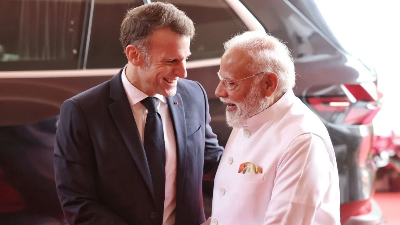 PM Modi Meets President Emmanuel Macron in mumbai