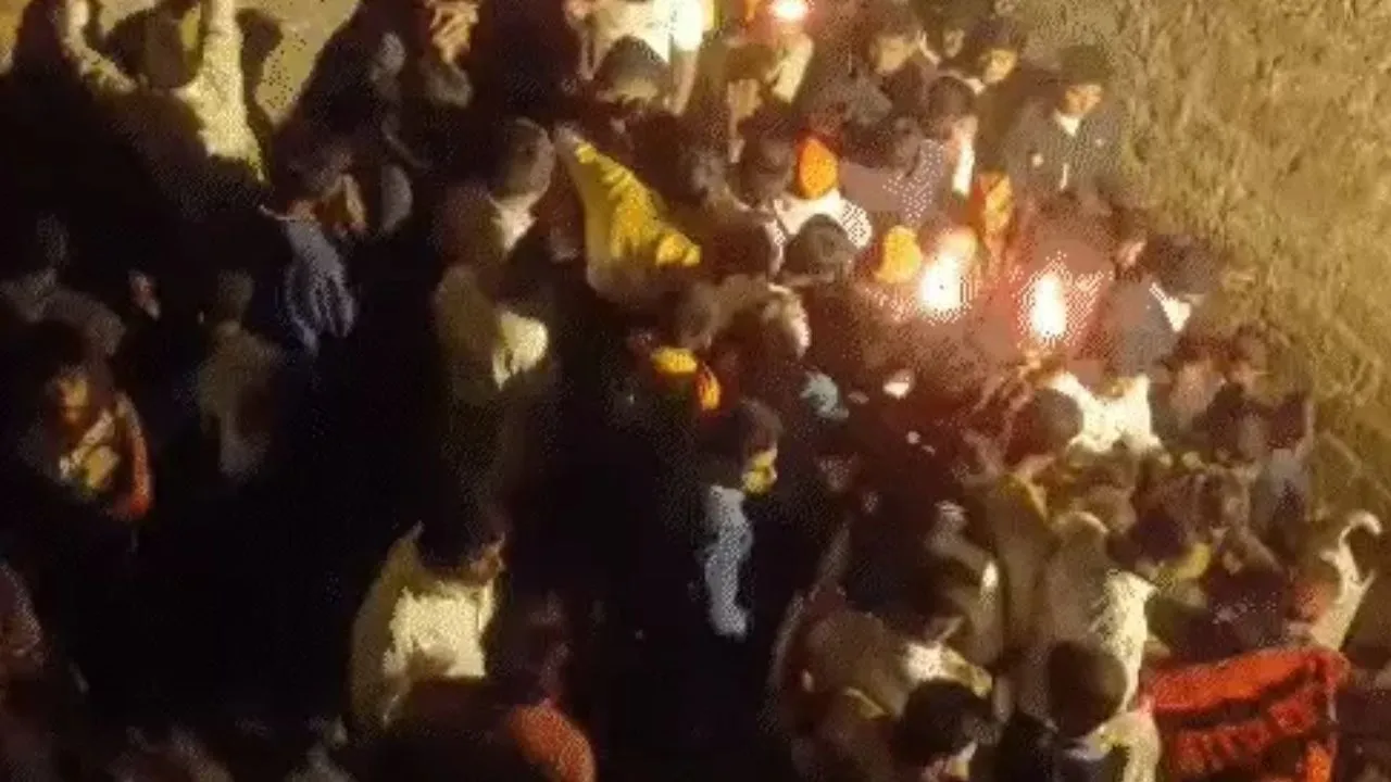 Pune Shivneri Fort Stampede 20 injured