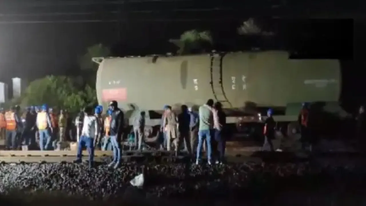 mp train derailed
