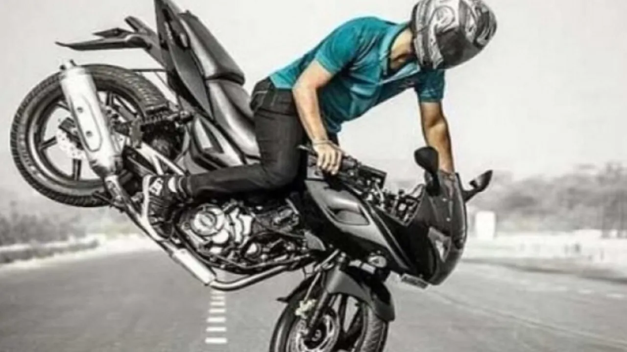 Lucknow bike stunt