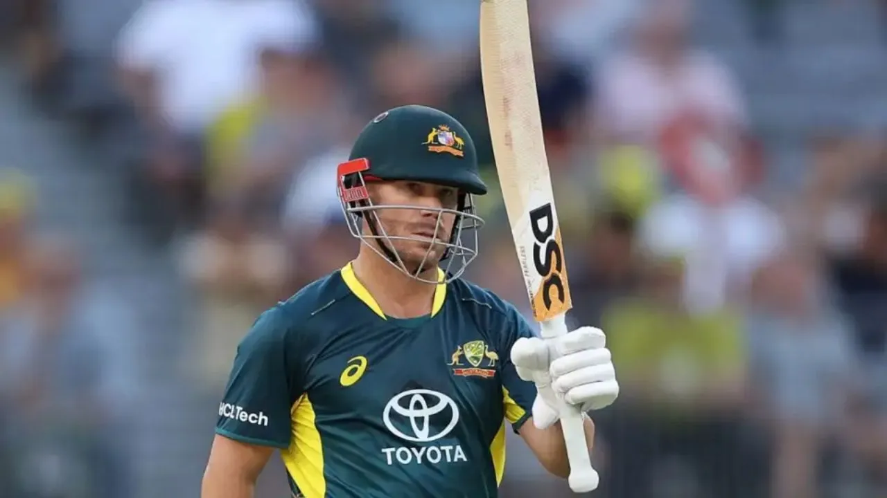 David Warner Signs 2 year deal with Sydney Thunder in BBL