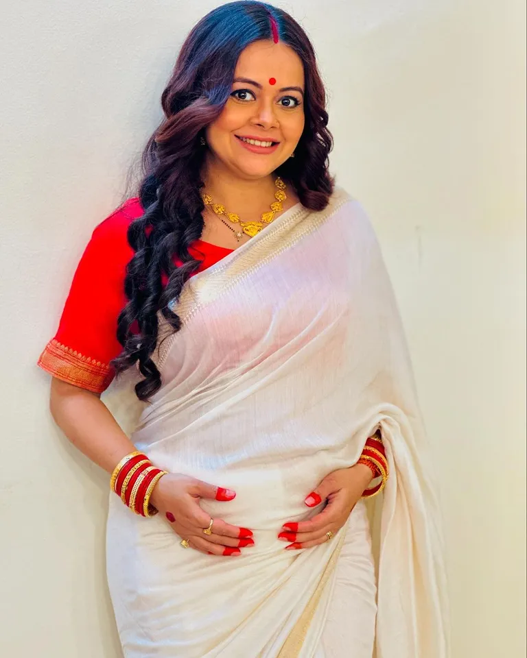 Devoleena Bhattacharjee 1 .
