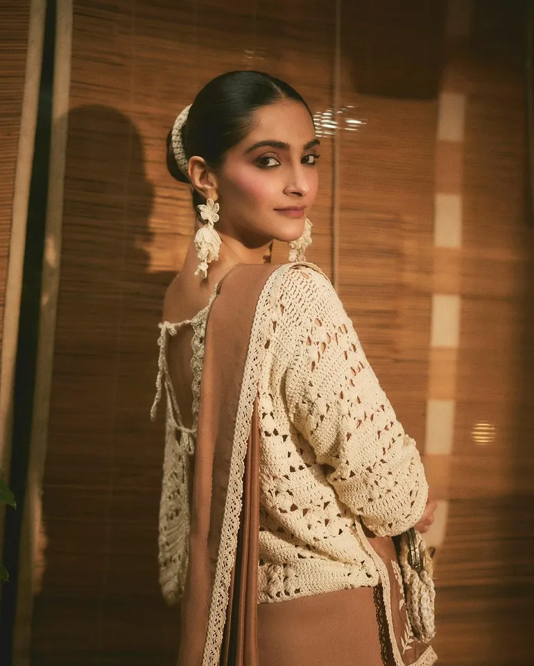 Sonam Kapoor Saree 1