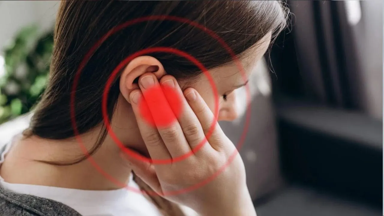 Ear Tinnitus