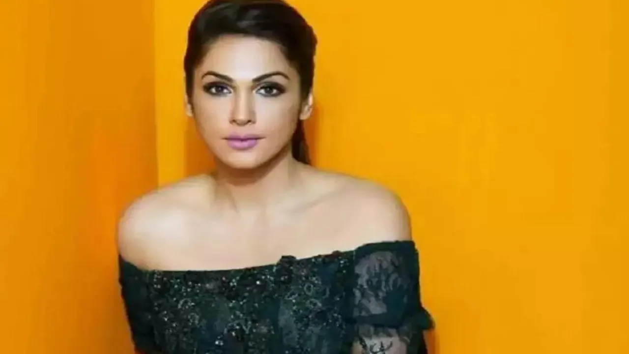 Isha Koppikar Birthday aa