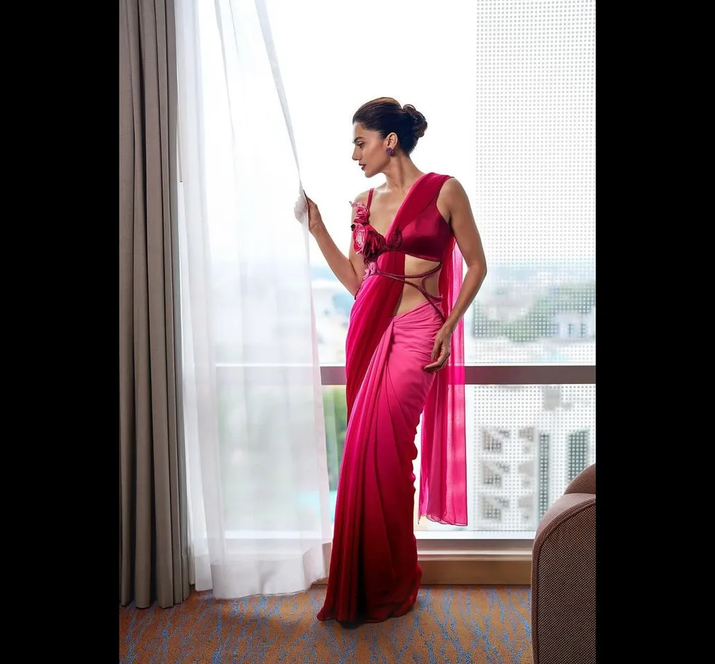  Taapsee Pannu Saree pics 3