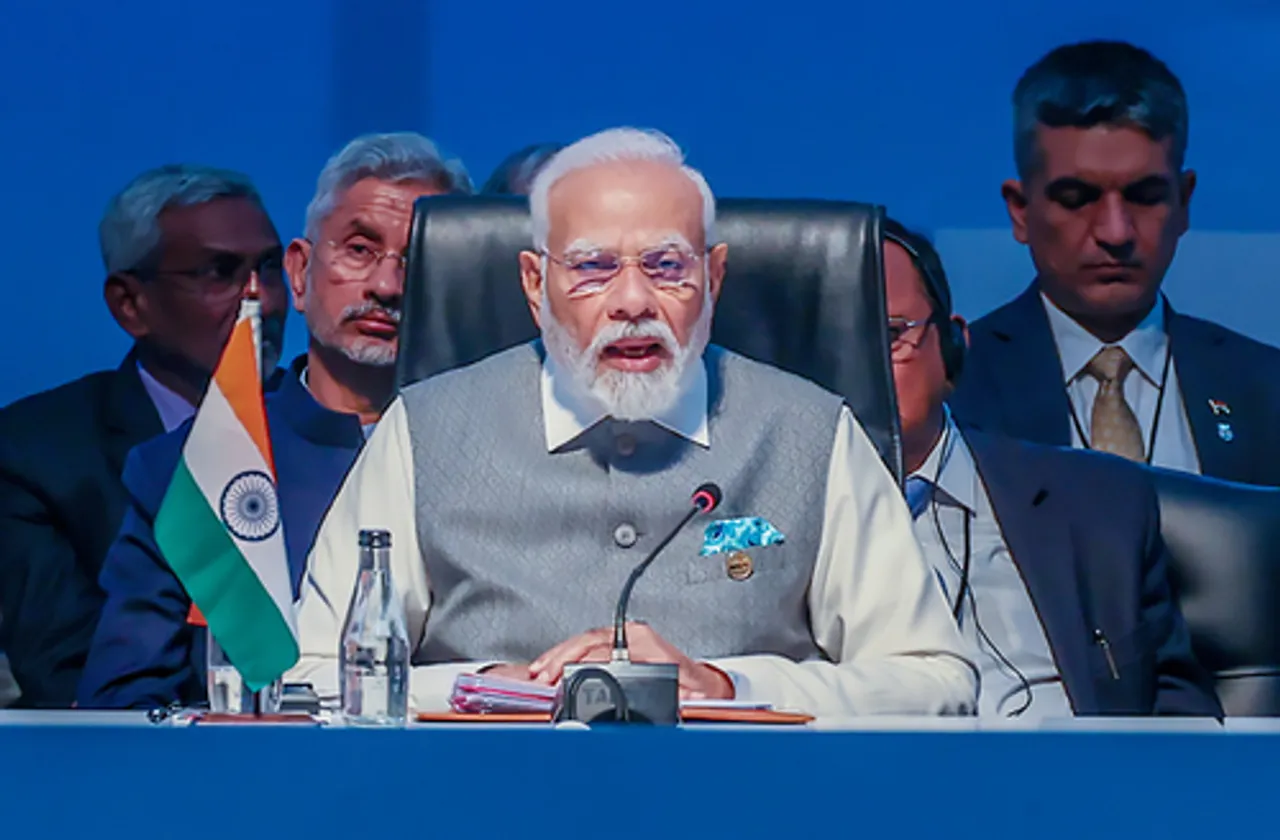 Johannesburg : PM Modi participates in the BRICS-Africa Outreach and BRICS Plus Dialogue