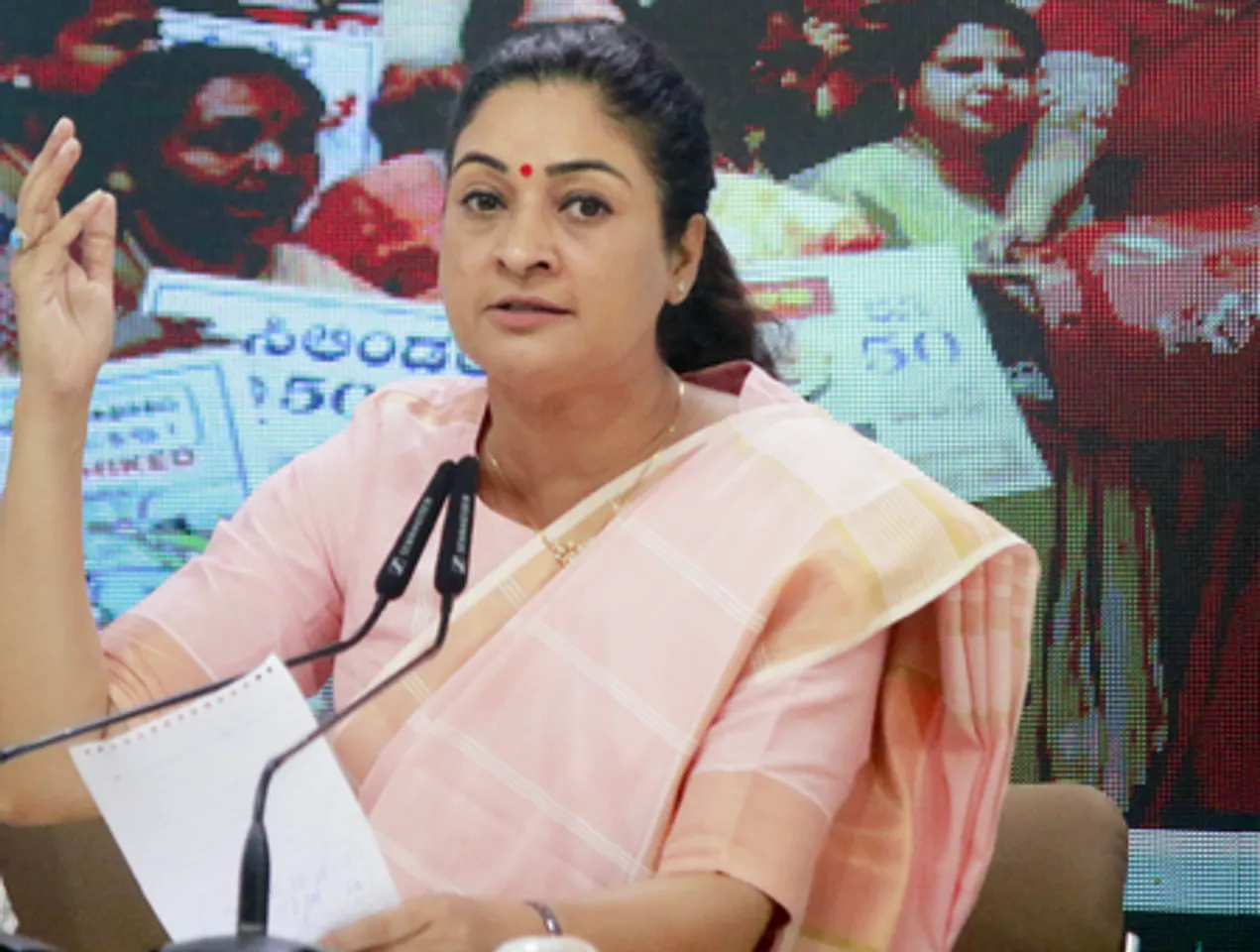 New Delhi: Alka Lamba's Press Conference
