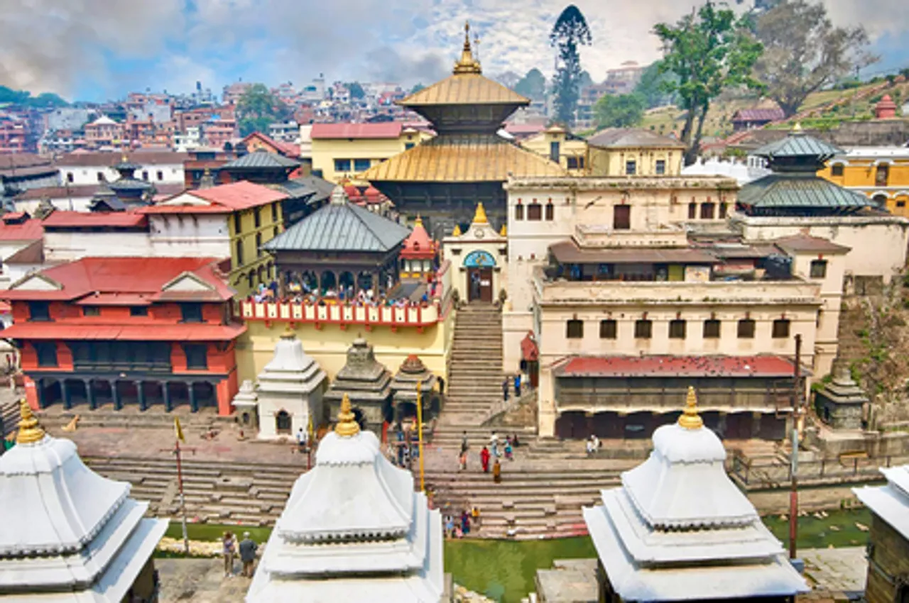 Kathmandu: Majestic view of Pashupatinath Temple