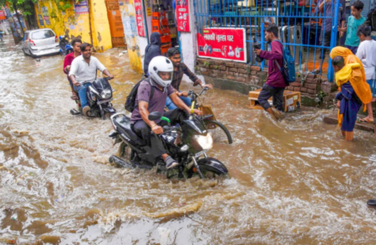 Heavy rain causes waterlogging in Patna