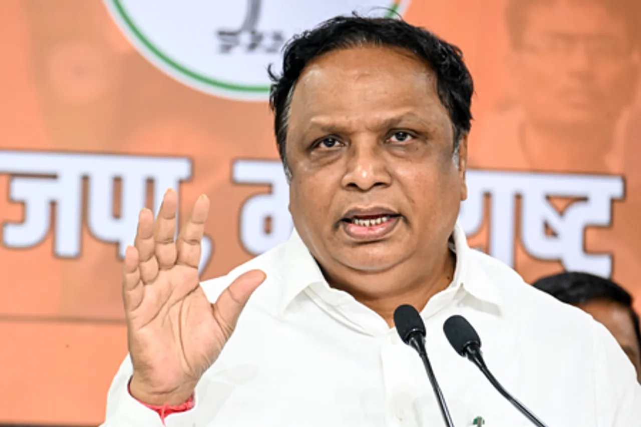 Ashish Shelar Launches Book 'The Emergency Diaries' in Mumbai